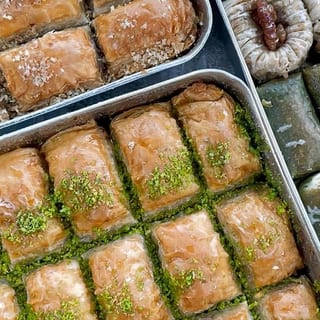 Baklavas (4 pcs)
