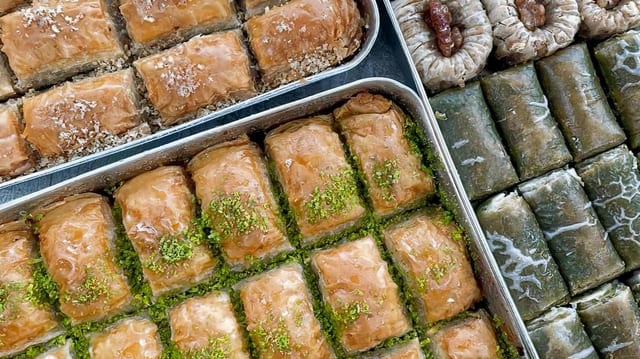 Baklavas (4 Pcs).